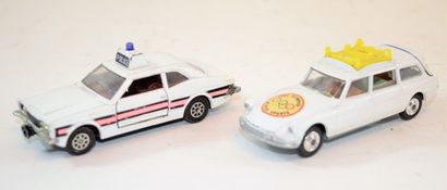 CORGI CORGI: 2 vehicles in 1/43 scale

-Ford Cortina GXL police

-Citroën DS station...