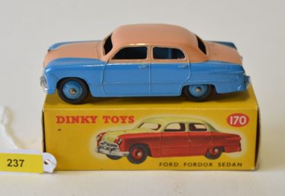 Dinky DINKY 170, Ford Fordor Sedan, en bleu et rose, couluer extrêmement rare, (...