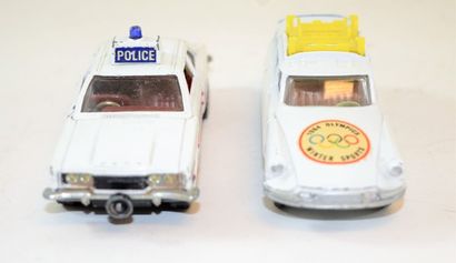 CORGI CORGI: 2 vehicles in 1/43 scale

-Ford Cortina GXL police

-Citroën DS station...