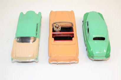 DINKY TOYS DINKY TOYS (3) au 1/43ème:

-Packard (132), légers éclats de peinture

-Rover...