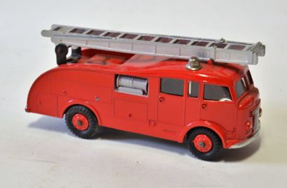 null DINKY SUPERTOYS, N° 955, Made in England, Joli "Camion de pompier" à double...