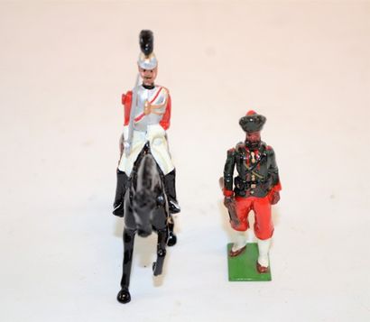 Britains BRITAINS (2): 1 Life Guards dans son uniforme de 1837, on y joint un soldat...