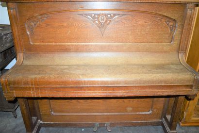 null Oak upright piano "Holstein, Amsterdam" cast iron frame, 20th century. Size:...