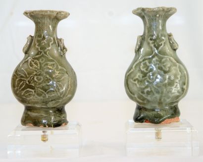 2 vases chinois en porcelaine céladon, hauteur:...