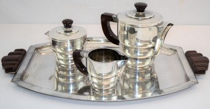 null Art deco 4 pieces coffee set in silver plated metal. Dimensions tray: 55 x 35...