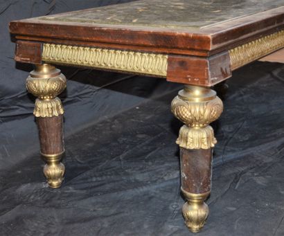 null Coffee table in marble, wood and brass. Dimensions: 110 x 55 x 45 cm. Condition...