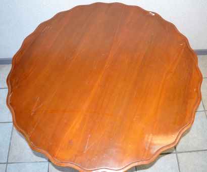 null Pedestal table in walnut, tripod foot, 19th century, dimensions: 112 x 74 c...