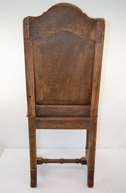 null Liège: fauteuil en chêne sculpté, fin XVIIe/début XVIIIe. Dimensions: 117 x...
