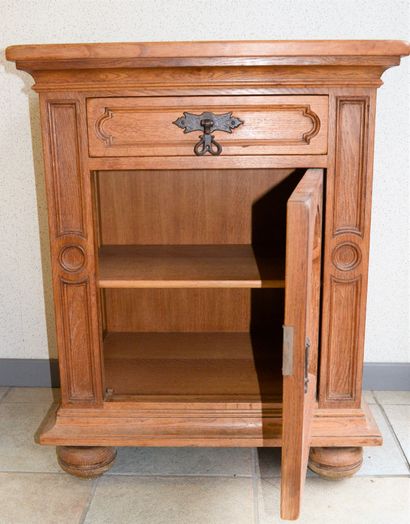 null 
Rustic jam cupboard in oak, opening with 1 drawer and 1 flap, dimensions: 90...