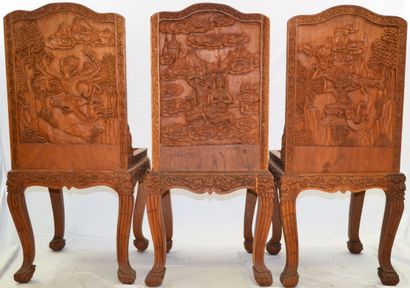 null 3 chaises asiatique en bois exotique sculpté. Dimensions: 109 x 49 x 52 cm