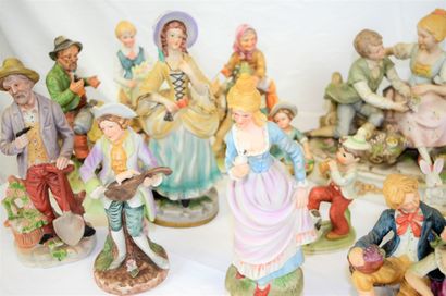 null Lot of 25 statuettes in cookie. (accidents)
