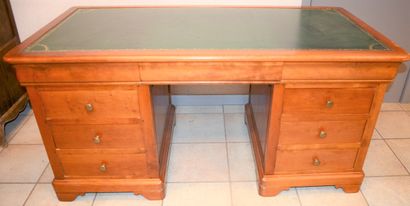null Louis Philippe style desk in cherry wood opening in 9 drawers. Dimensions: 159...