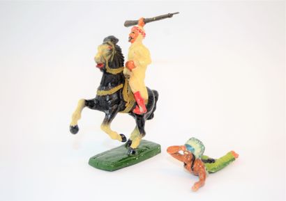 null INCAMIM: rare cavalier arabe en composition à cheval, on y joint un indien rampant....