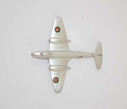 null DINKY TOYS 70 E: 6 avions à réaction "Gloster Meteor" en trade box.