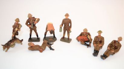
LINEOL (8): groupe de 8 figurines en composition,...