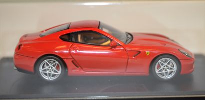 null 2 Ferrari au 1/43ème: POLITOYS Dino Pininfarina silver, RED LINE MODELS 599...