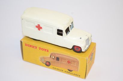 null DINKY TOYS 253: Ambulance Daimler, sans vitre, avec sa boite.