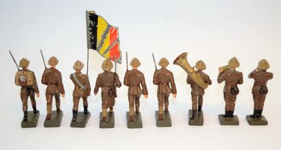 null LINEOL (9): groupe de 9 figurines en composition, soldats Belges au défilé,...