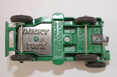 null DINKY TOYS n°405: Universal Jeep dark green, 1954/66. MIB.