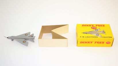 null DINKY TOYS N°737: P.I.B Lightning Fighter, Metallic grey, MIB. Avec sa calle...