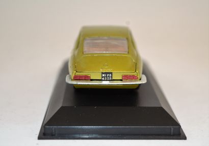 null MEBETOYS MATTEL: Fiat Dino coupé A-14 au 1/43ème, 1967. Bon état, sans boite...