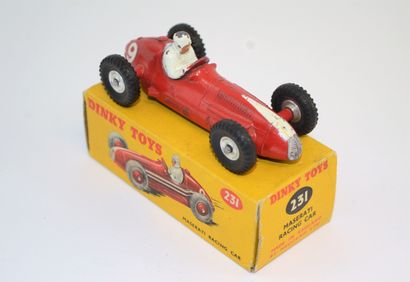 null DINKY TOYS 231: Maserati Racing Car, rouge.