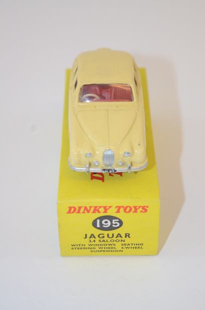 null DINKY TOYS 195: Jaguar MK II 3.4 saloon. MIB.