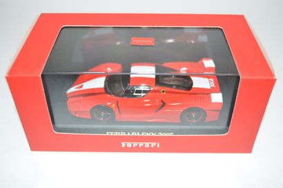 null HOT WHEELS au 1/43ème 8 Ferrari: 575 GTC Le Mans 2004, 360 Spider 2000, F 40...