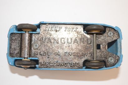 null DINKY TOYS 153: Standard Vanguard Sallon.