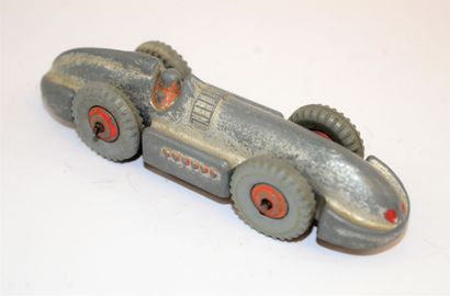 null DINKY TOYS 23 E: Speed of the wind racing car, grise.