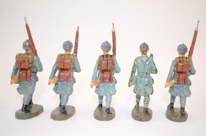 null ELASTOLIN (17): ensemble de 17 figurines en composition, soldats Français au...