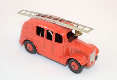 null DINKY TOYS 250 "Fire engine", modèle d'après guerre. Mint.