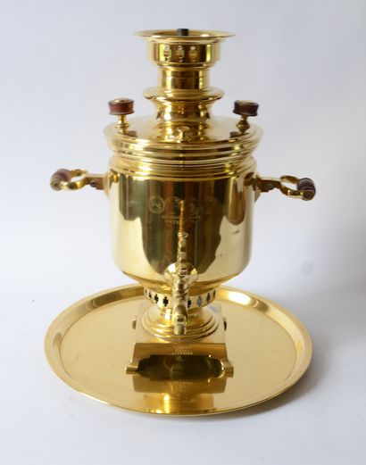 null Large Samovar in yellow copper, polished, 45cm, in very good condition