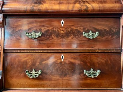 Biedermayer Large Biedermayer style mahogany dresser, two times four drawers, brass...