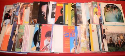 Disques 33 T. (109) Lot de 109 disques 33 tours de variétés des années 60/70/80.