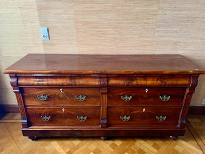 Biedermayer Large Biedermayer style mahogany dresser, two times four drawers, brass...