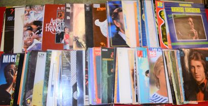 Disques 33 T. (110) Lot d'environ 110 disques 33 tours, variétés des année 70/80...