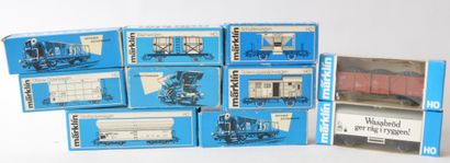null MÄRKLIN (10) wagons marchandises en boîte bleu foncé (EB)