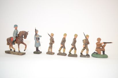 null LINEOL (x5) / DURSO (x1, petite taille)) / SOLIDO (x1): 7 figurines en composition,...