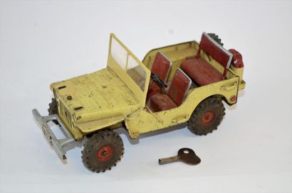 null ARNOLD: Jeep mécanique en tôle Willys 2700 beige intérieur rouge. Fonctionnement...