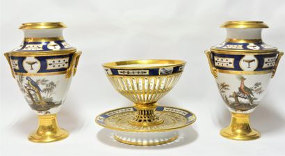 HALLEY 
HALLEY (1801-1810) rare set of porcelain of Paris



includes a round openwork...