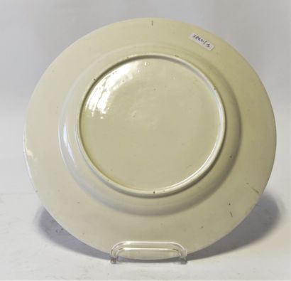 TOURNAI TOURNAI (3e période 1875-1800) assiette en porcelaine tendre, de forme ronde...