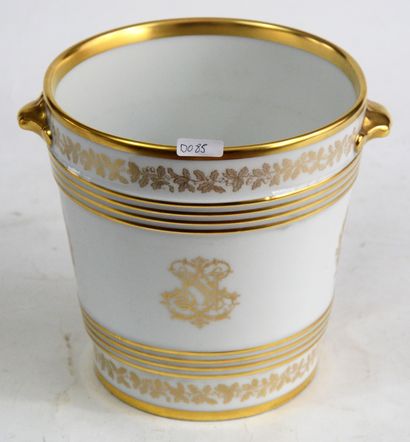 null Cylindrical cache-pot, 2nd manufacture of Ixelles, period Vermeren-Coché (1852-1869),...