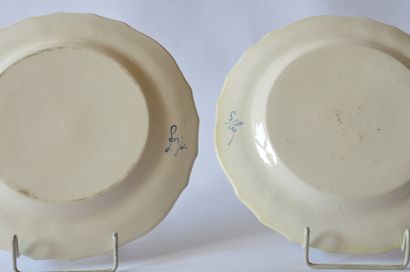 null BOCH LUXEMBOURG pair of plates XVIIIth

In fine earthenware, scalloped shape,...