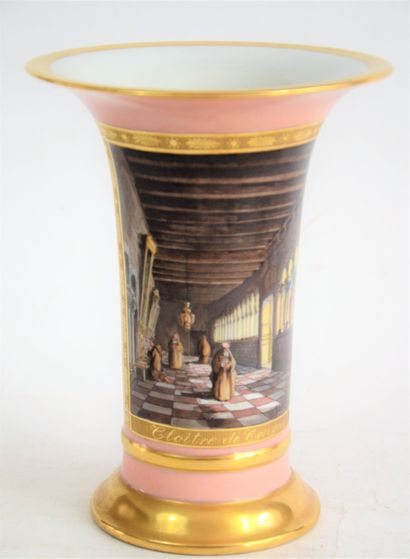 null VASE CORNET Red cloister,

2nd manufacture of Ixelles, time Ets Demeuldre SPRL...