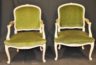 null Pair of Louis XV style armchairs, cream wood, upholstered in green fabric, very...