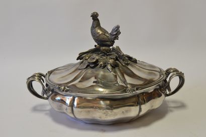 CHRISTOFLE CHRISTOFLE hunting vegetable dish

Louis XV shape, silver plated metal,...