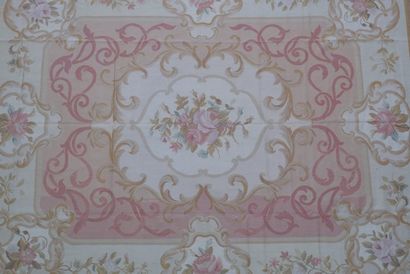 null 
Tapis d'Aubusson




Dimensions : 303 x 242 cm 




Lien : 
https://www.cl...