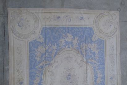 null 
Tapis d'Aubusson chinois




Dimensions : 290 x 240 cm 




Lien : 
https:...