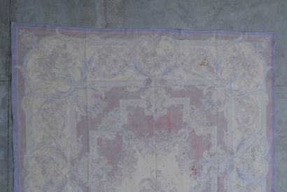 null 
Tapis d'Aubusson chinois




Dimensions : 350 x 260 cm 




Lien : 
https:...